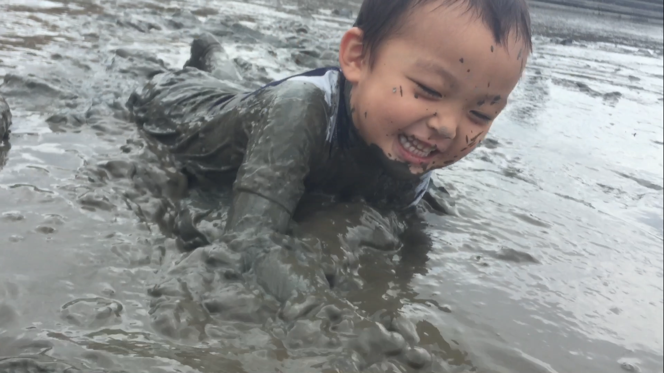 鹿島の干潟で泥遊び 佐賀県の子連れおすすめスポット なーちゃんねる日記